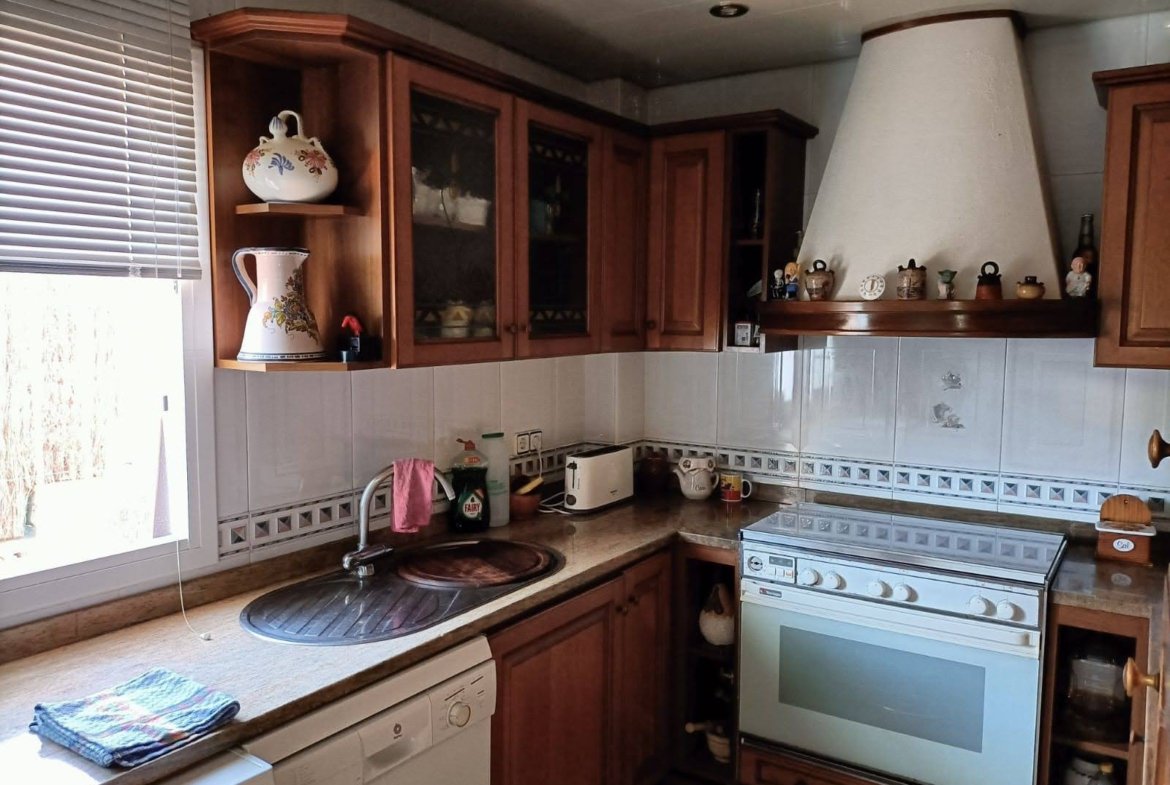 Ref. 212 casa independiente en Segur, centro.