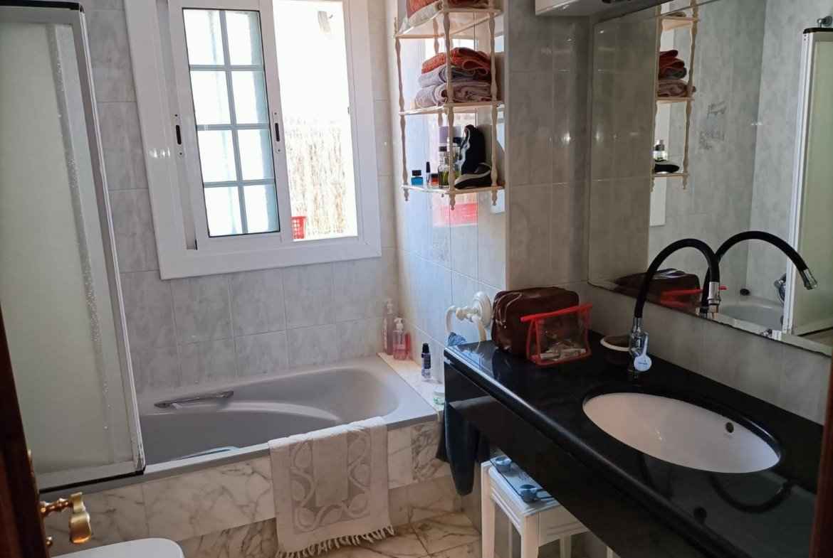 Ref. 212 casa independiente en Segur, centro.