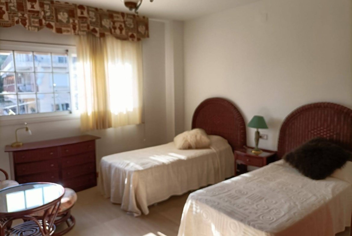 Ref. 212 casa independiente en Segur, centro.