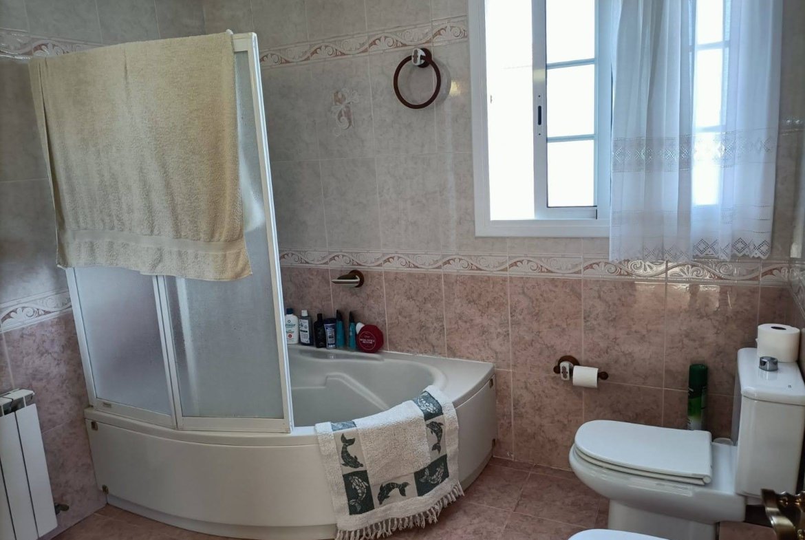 Ref. 212 casa independiente en Segur, centro.