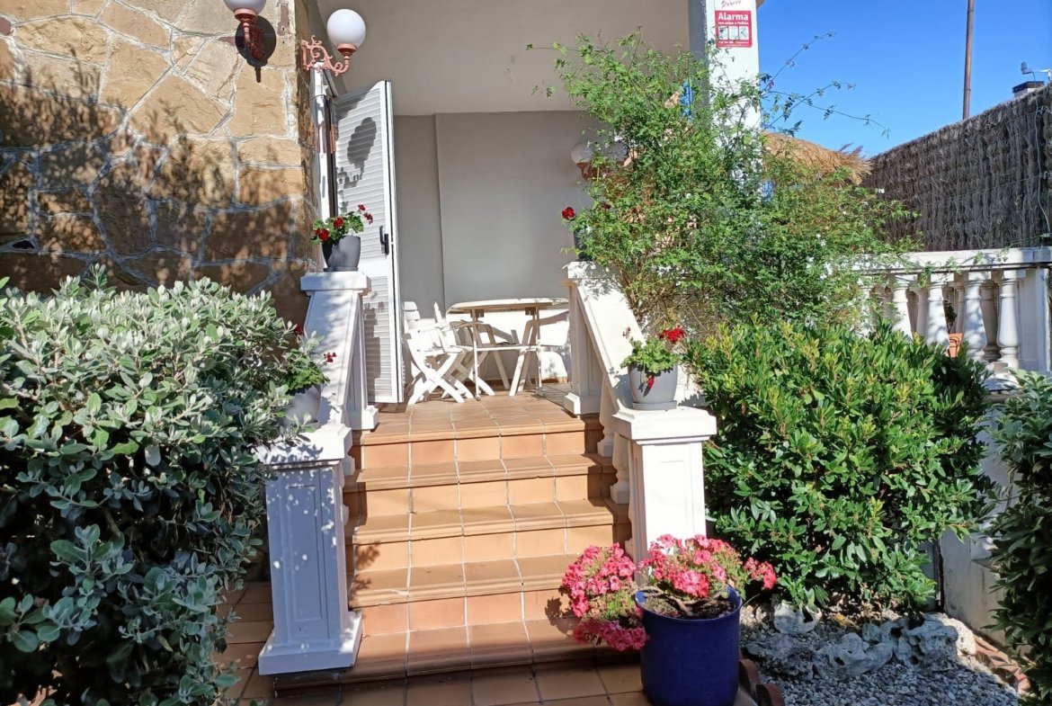 Ref. 212 casa independiente en Segur, centro.