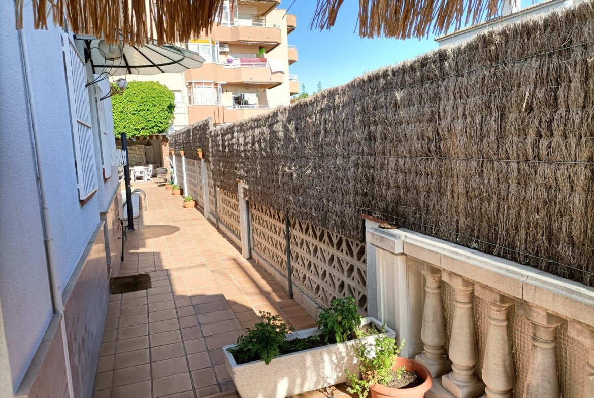 Ref. 212 casa independiente en Segur, centro.