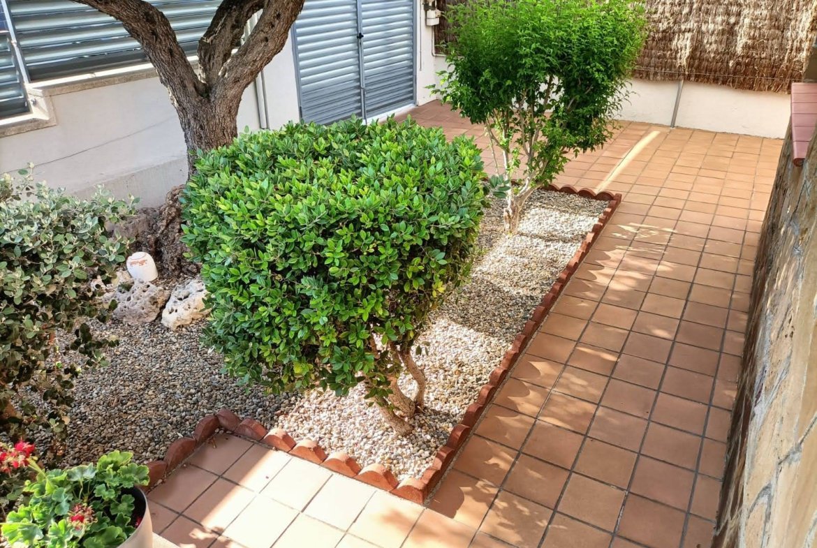 Ref. 212 casa independiente en Segur, centro.