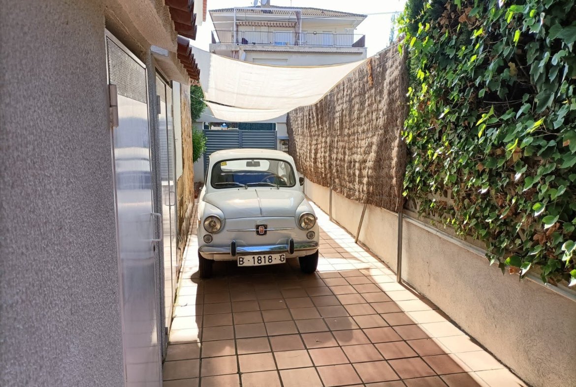 Ref. 212 casa independiente en Segur, centro.