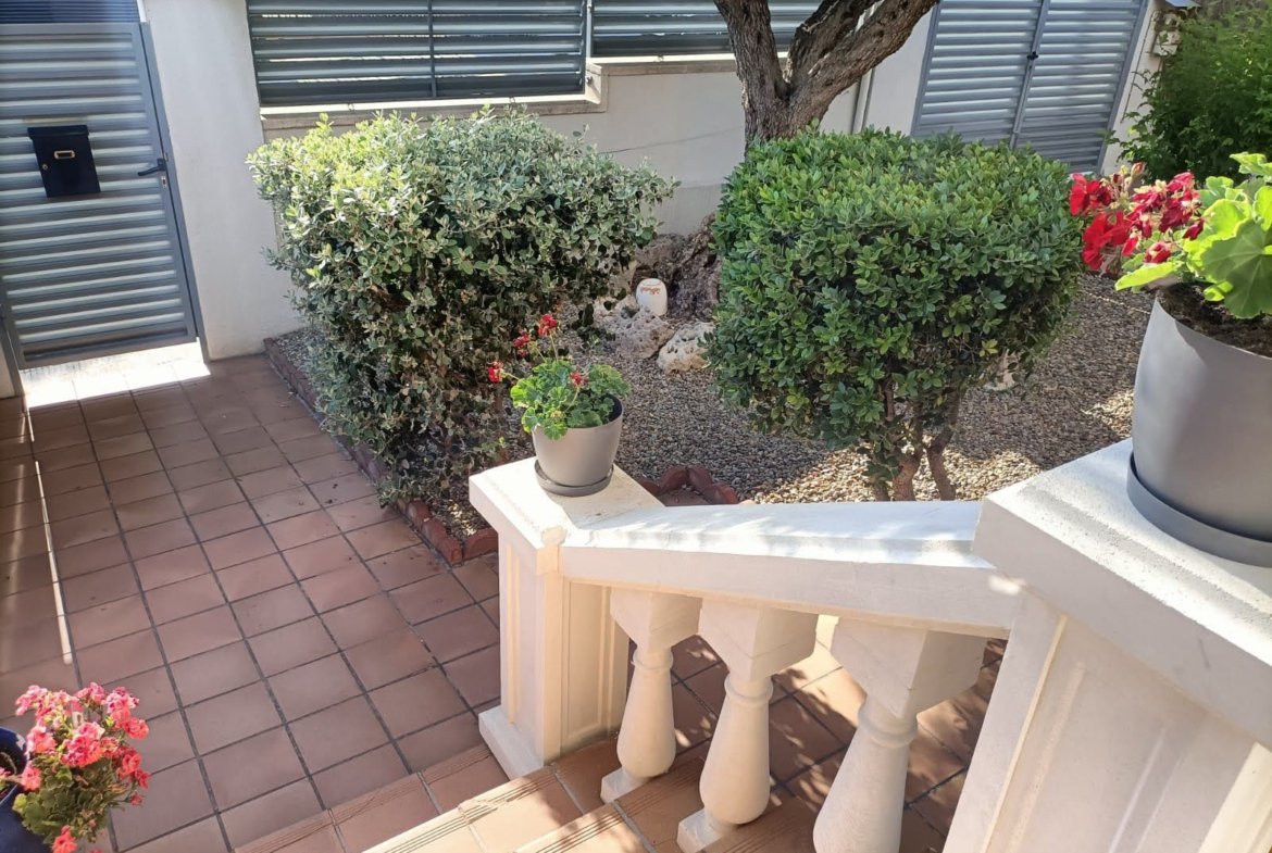 Ref. 212 casa independiente en Segur, centro.