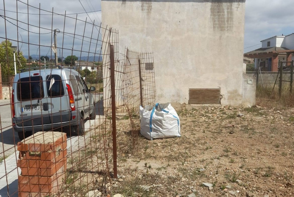 Ref. 236 solar en Castellet i La Gornal.