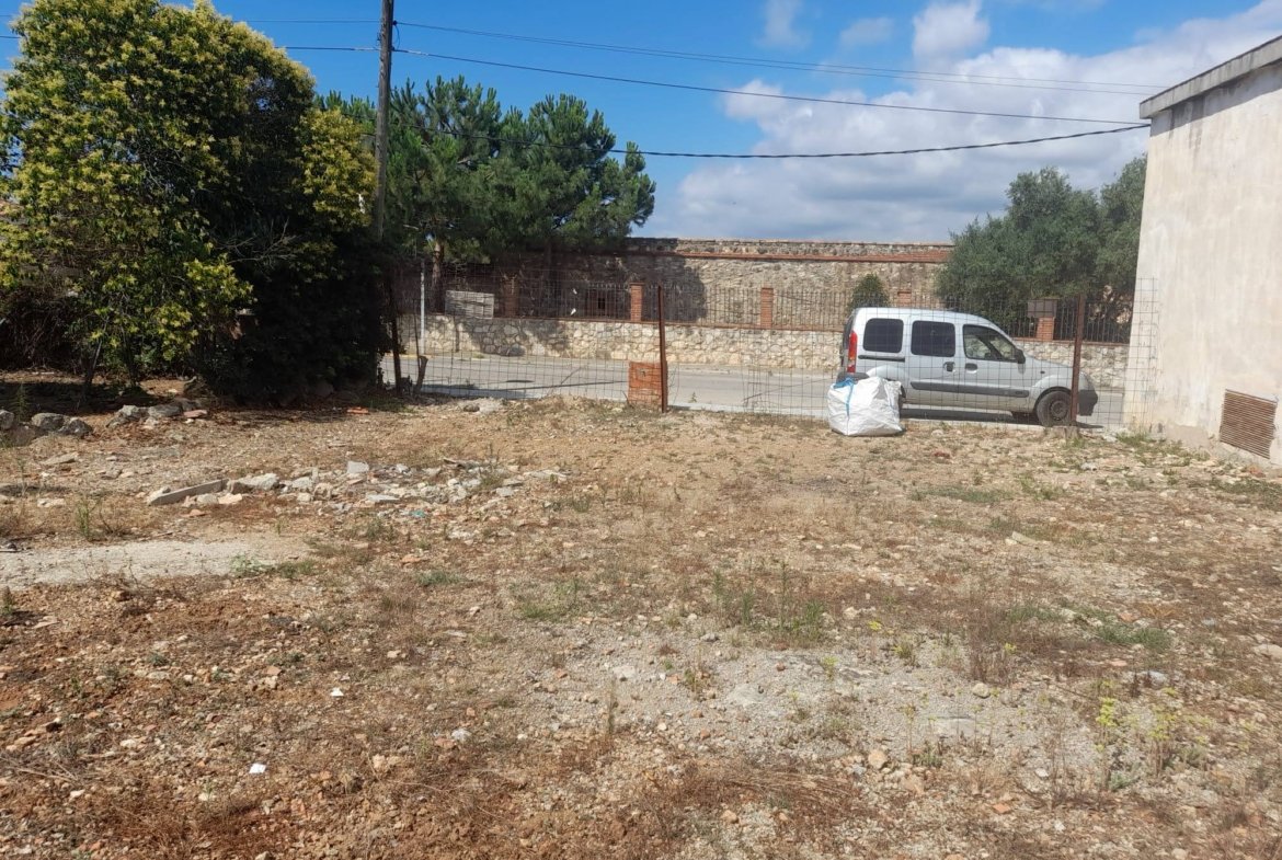 Ref. 236 solar en Castellet i La Gornal.