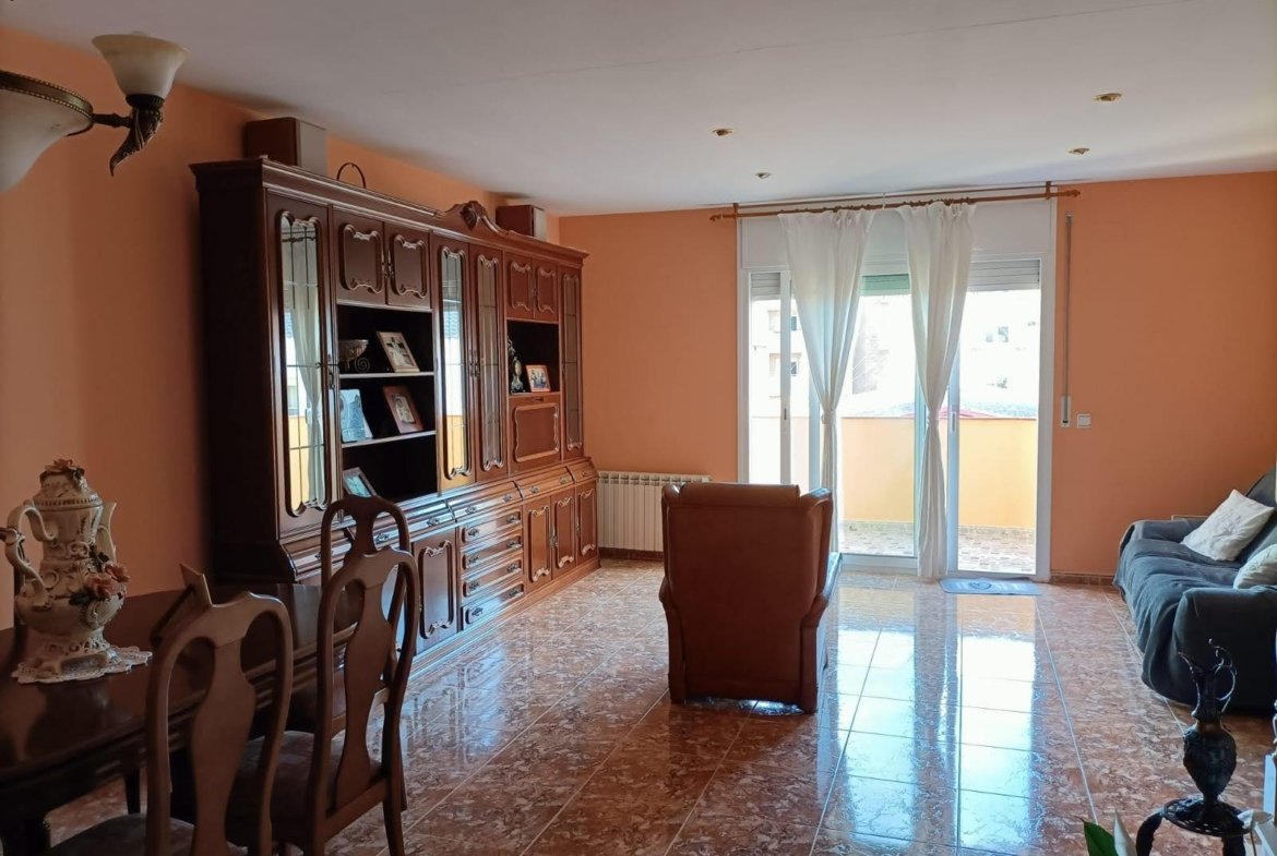 Ref. 238 casa en Cubelles centro.
