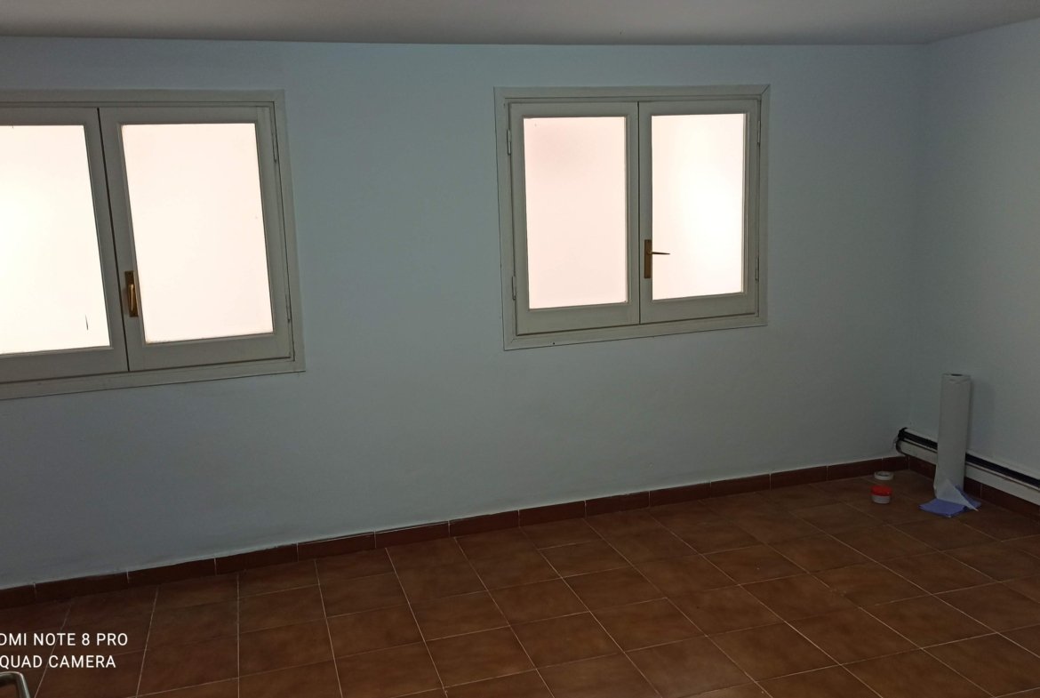 Ref. 32101 local centrico