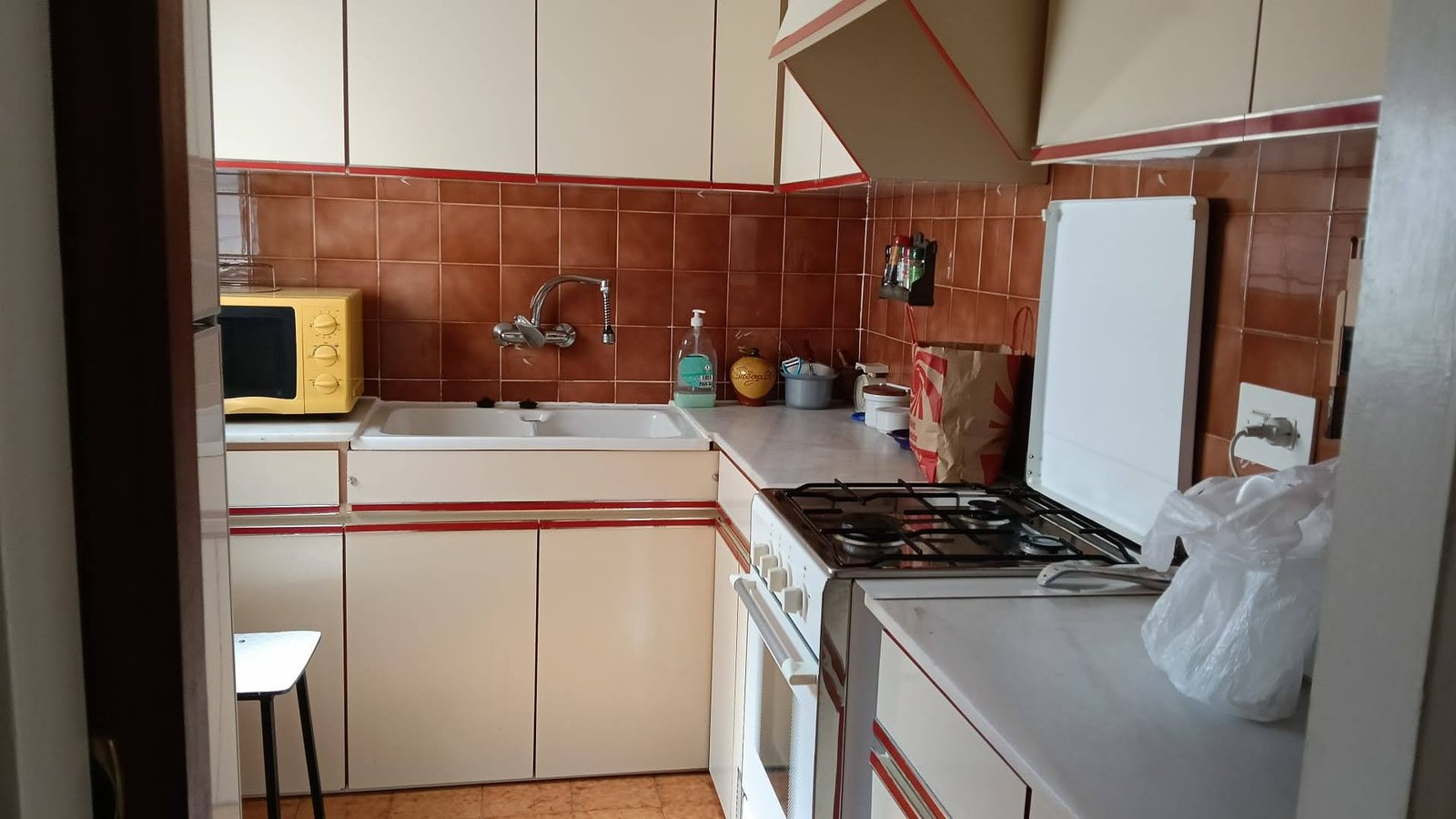 1770225800214 Ref. 283 piso en centro de pueblo.