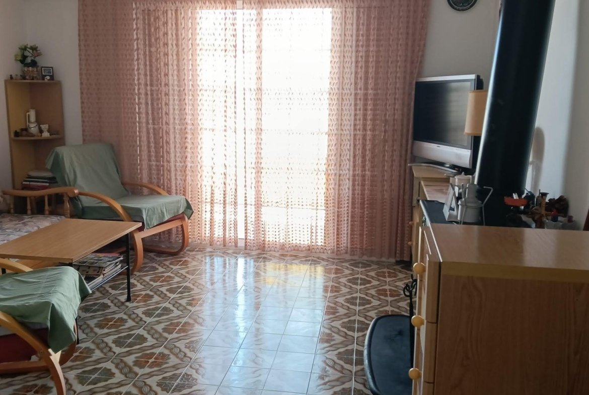 Ref. 283 piso en centro de pueblo.