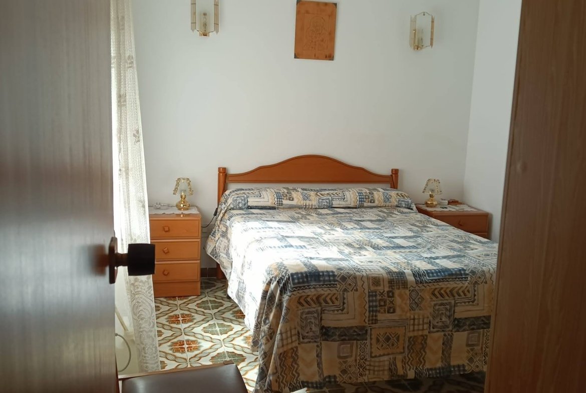 Ref. 283 piso en centro de pueblo.