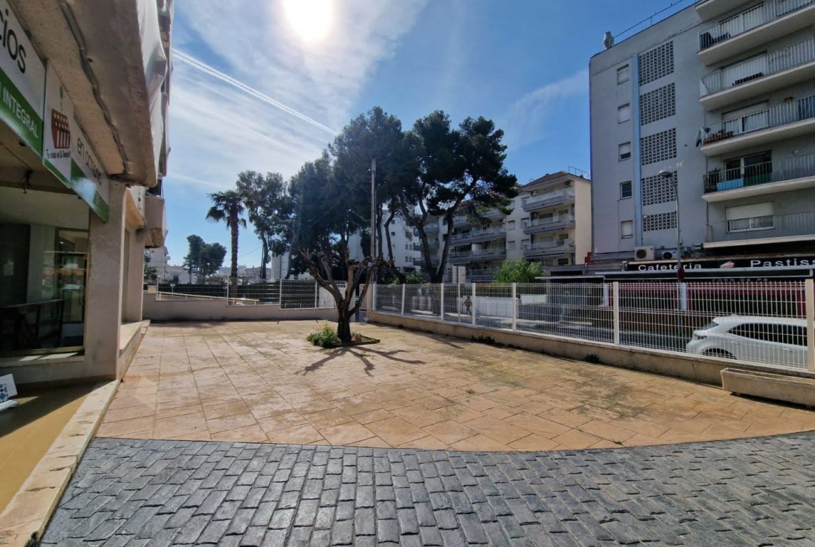 Ref. 1002-  2 Locales comerciales  en Cunit