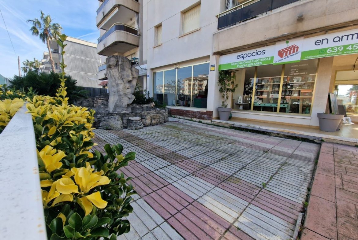 Ref. 1002-  2 Locales comerciales  en Cunit