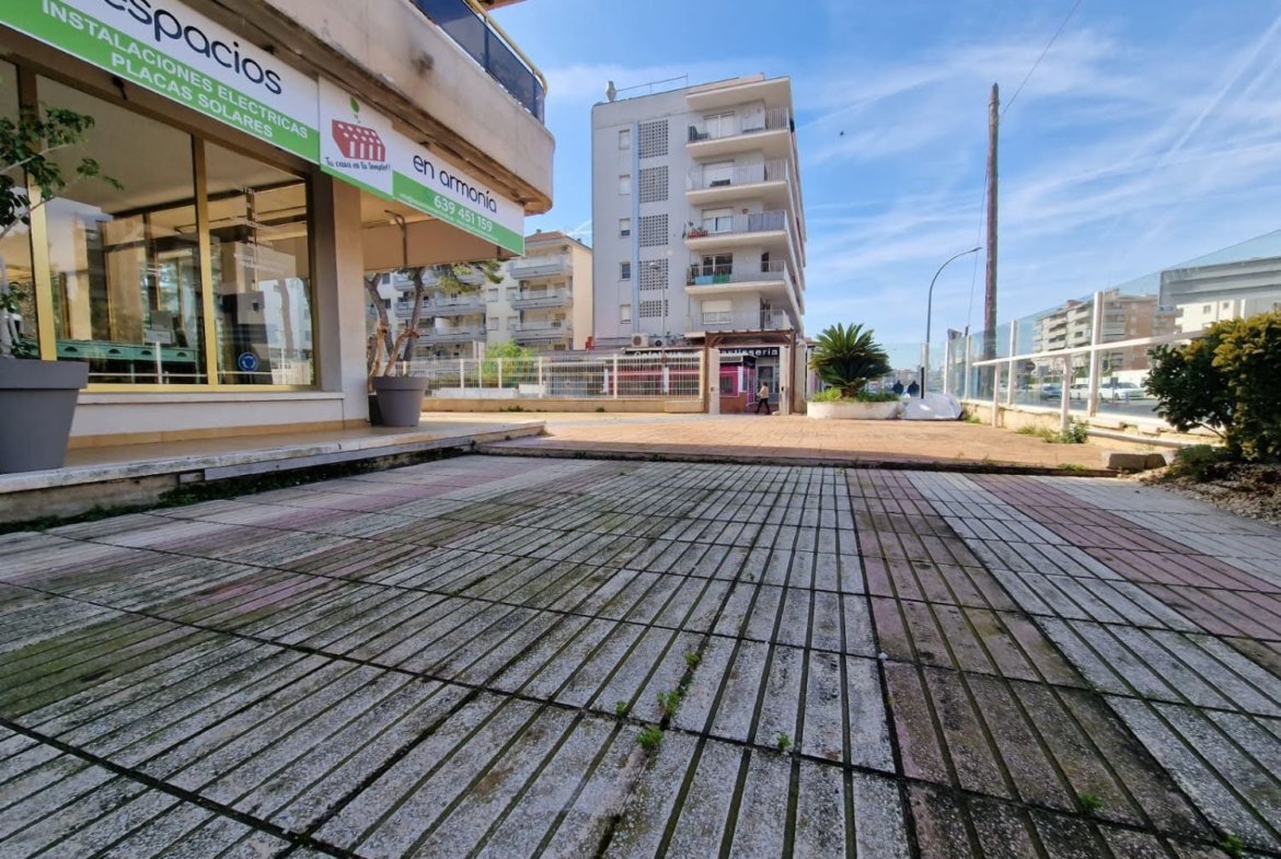 Ref. 1002-  2 Locales comerciales  en Cunit