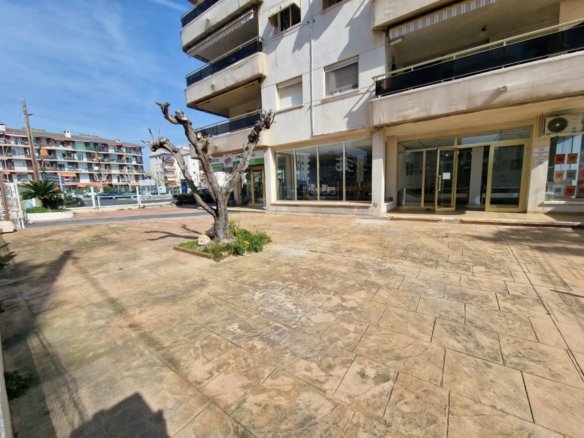 Ref. 1002-  2 Locales comerciales  en Cunit