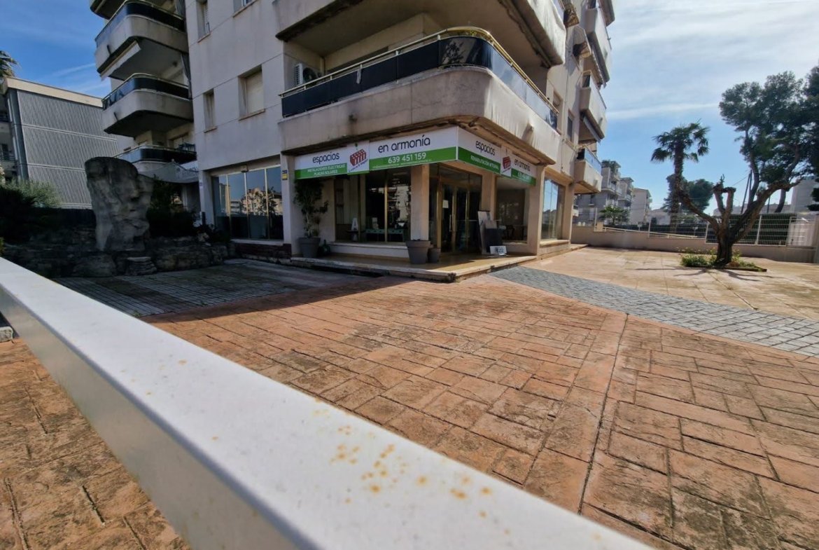 Ref. 1002-  2 Locales comerciales  en Cunit