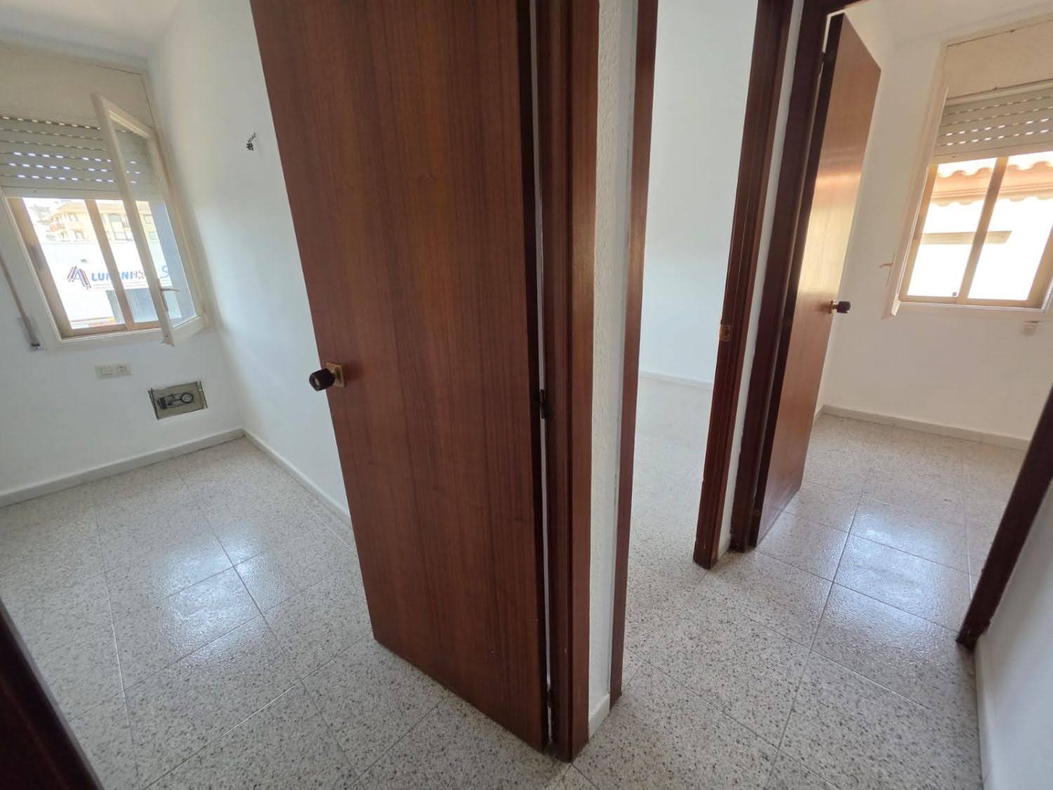 Ref. 1003 Piso en Segur centro.