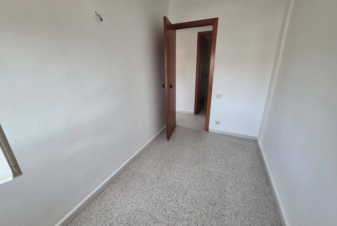 Ref. 1003 Piso en Segur centro.