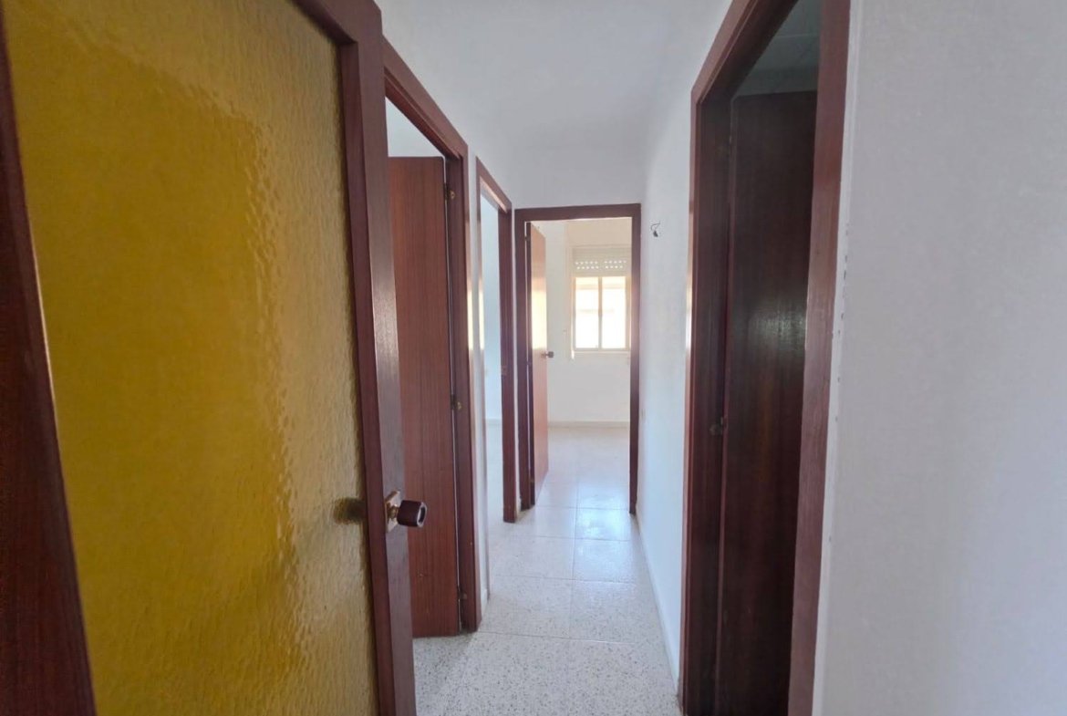 Ref. 1003 Piso en Segur centro.
