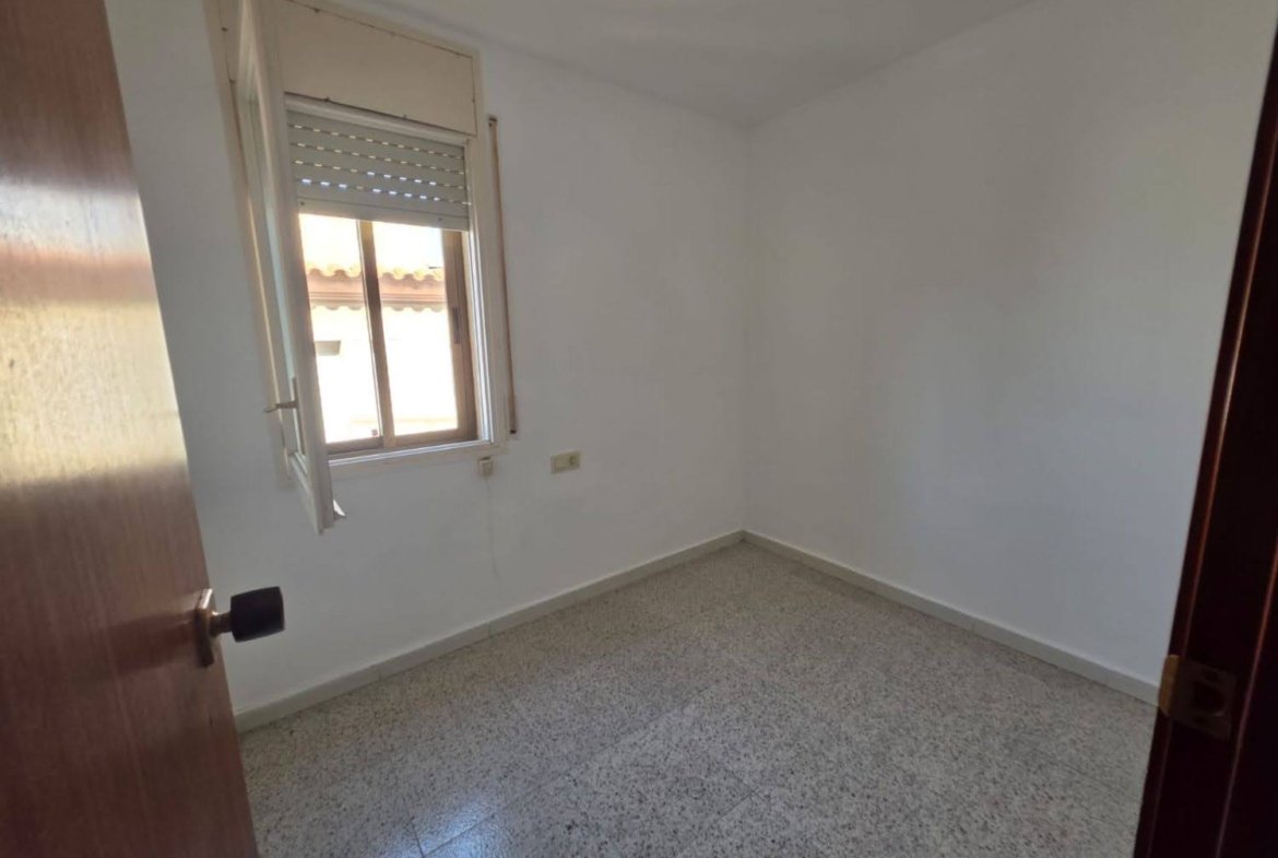 Ref. 1003 Piso en Segur centro.