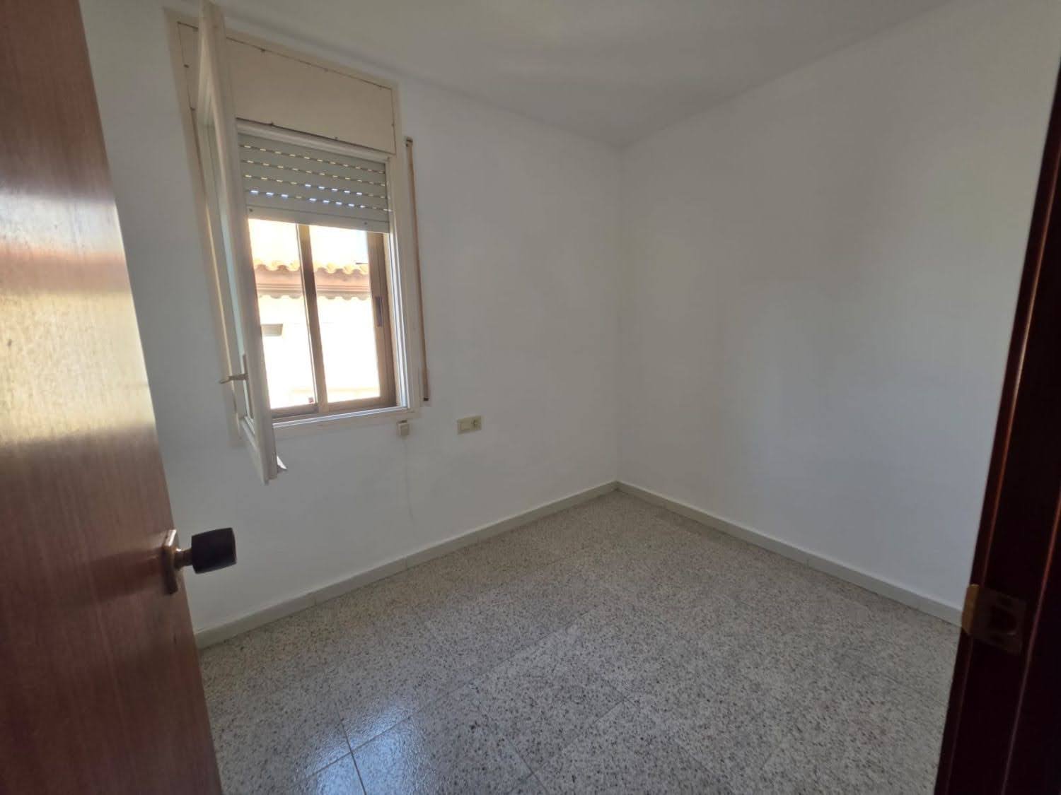 Ref. 1003 Piso en Segur centro.