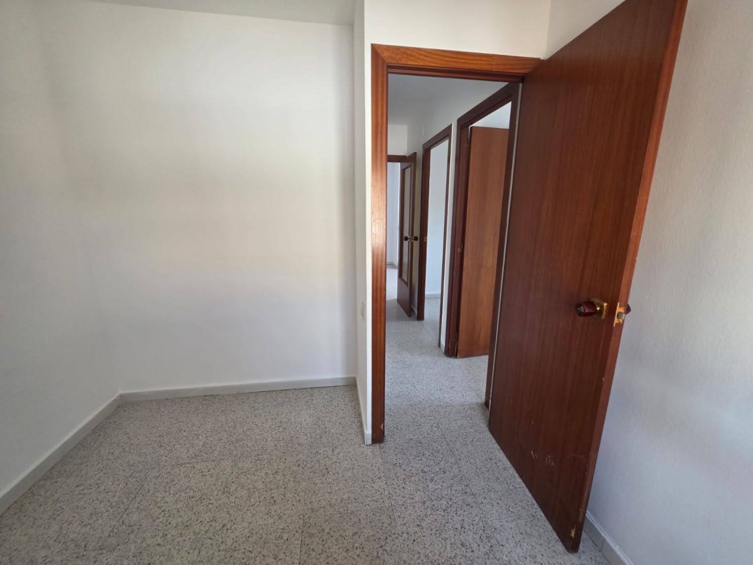 Ref. 1003 Piso en Segur centro.