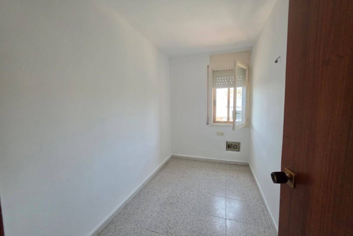 Ref. 1003 Piso en Segur centro.