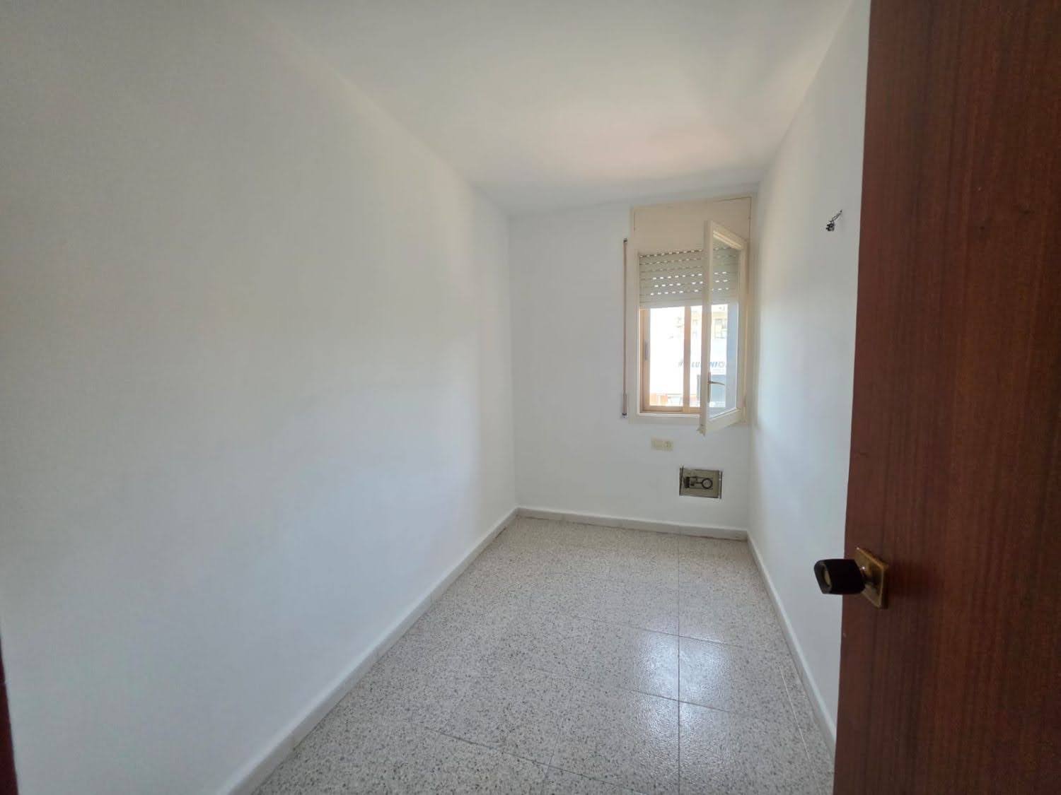 Ref. 1003 Piso en Segur centro.