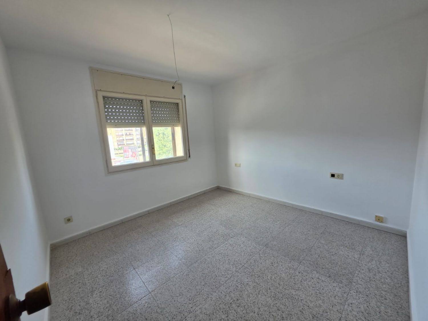 Ref. 1003 Piso en Segur centro.