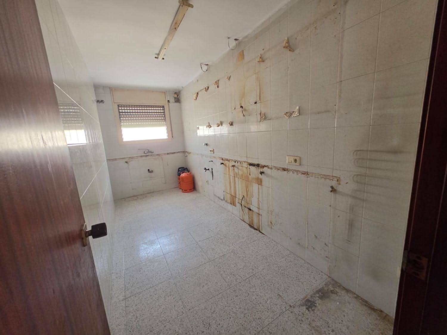 Ref. 1003 Piso en Segur centro.