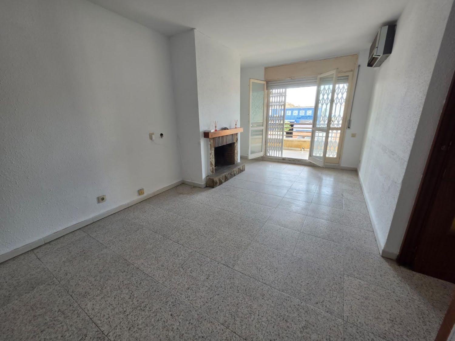 Ref. 1003 Piso en Segur centro.