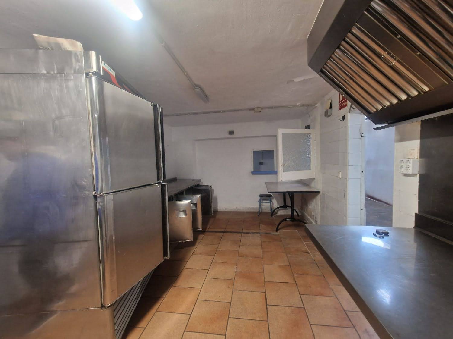 1790960831207 Ref. 1006 Local comercial en Segur centro.