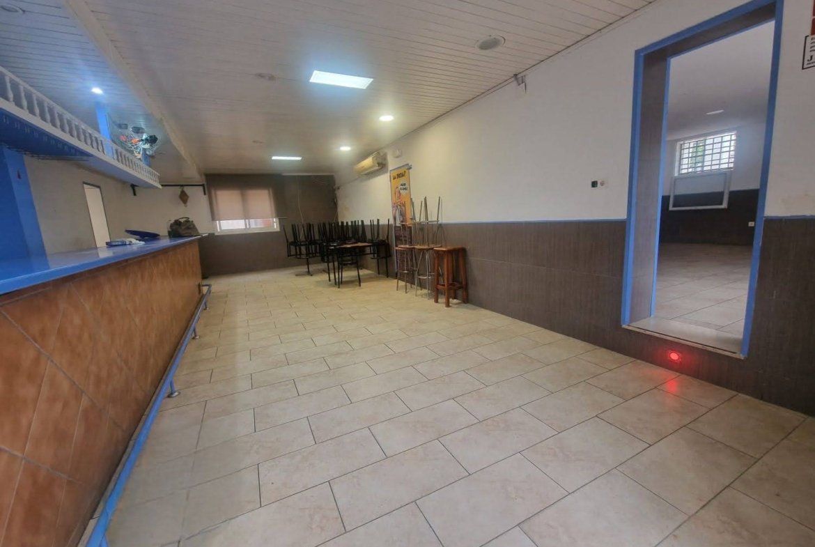 Ref. 1006 Local comercial en Segur centro.
