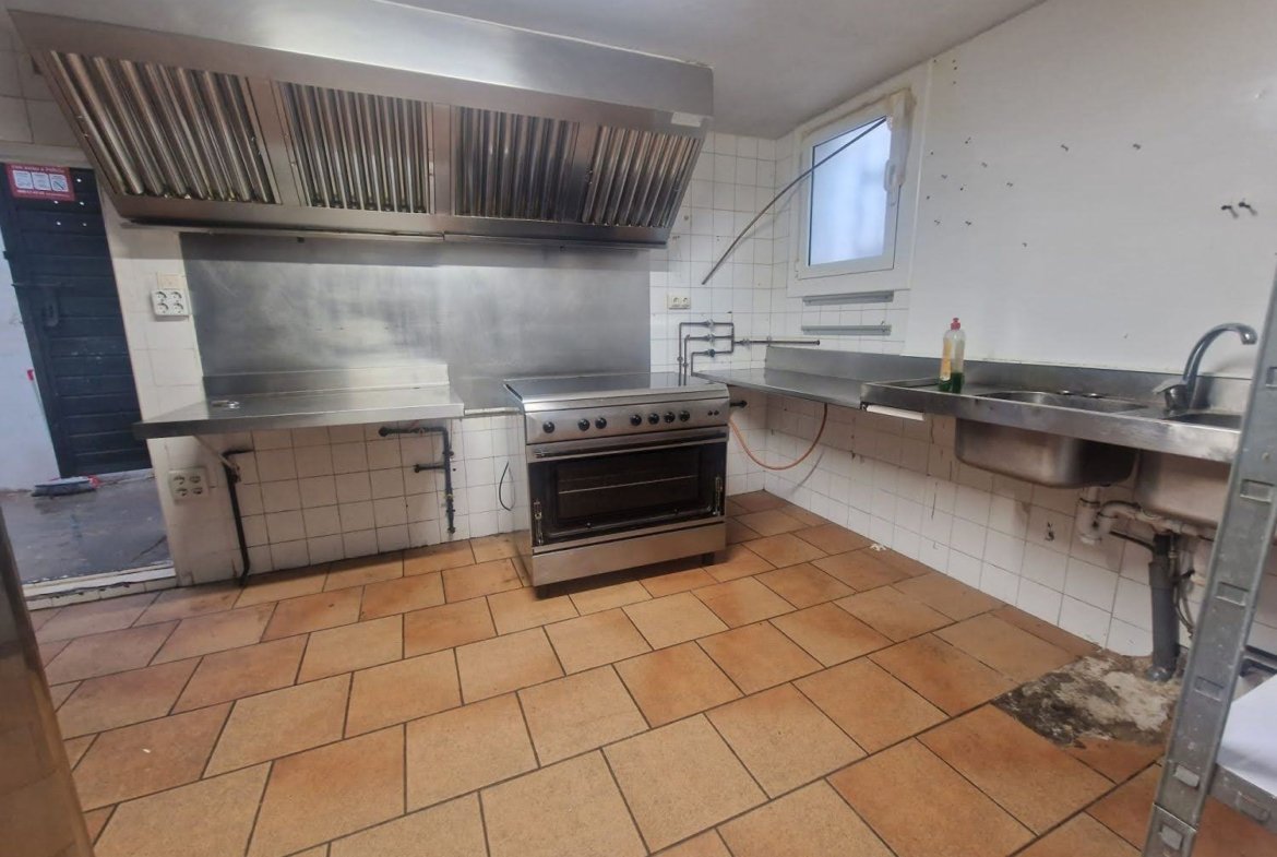 Ref. 1006 Local comercial en Segur centro.