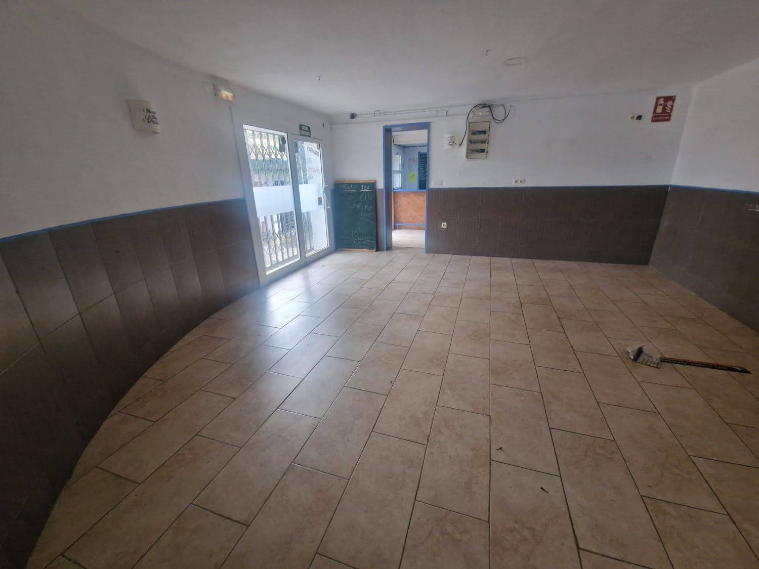 1790960831267 Ref. 1006 Local comercial en Segur centro.