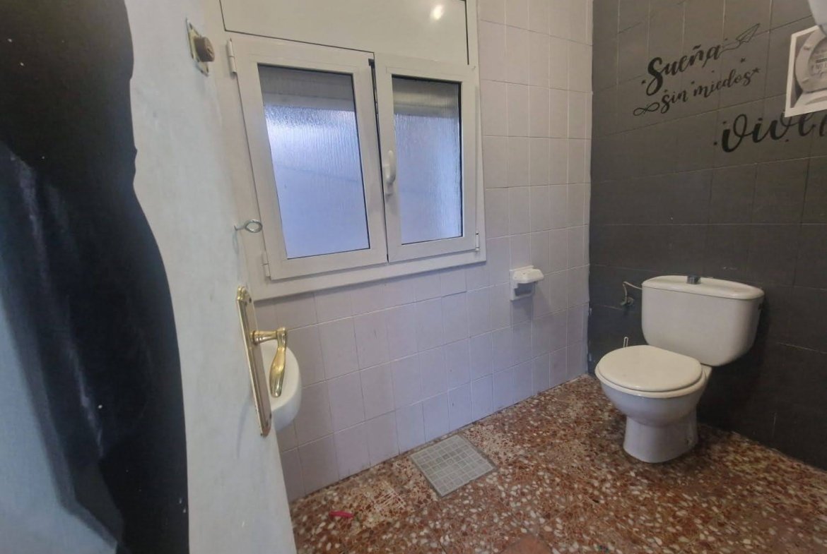 Ref. 1006 Local comercial en Segur centro.