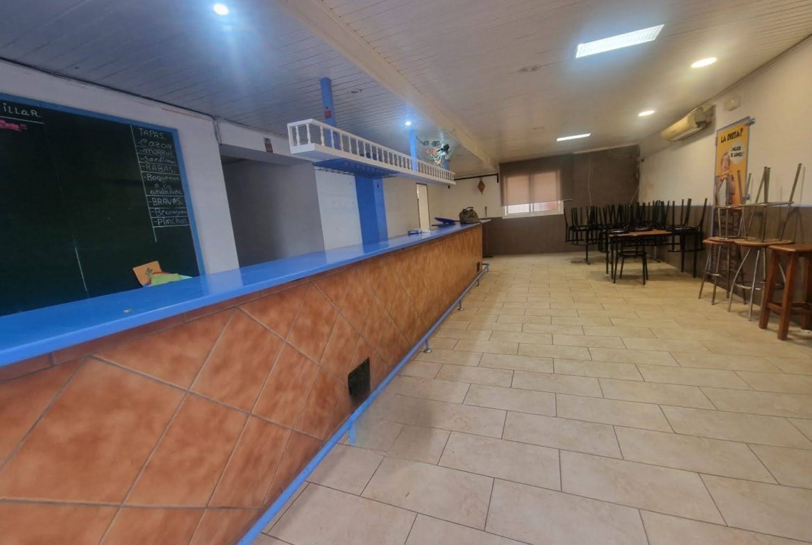 Ref. 1006 Local comercial en Segur centro.