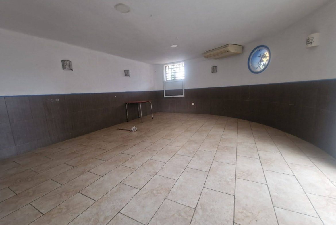 Ref. 1006 Local comercial en Segur centro.