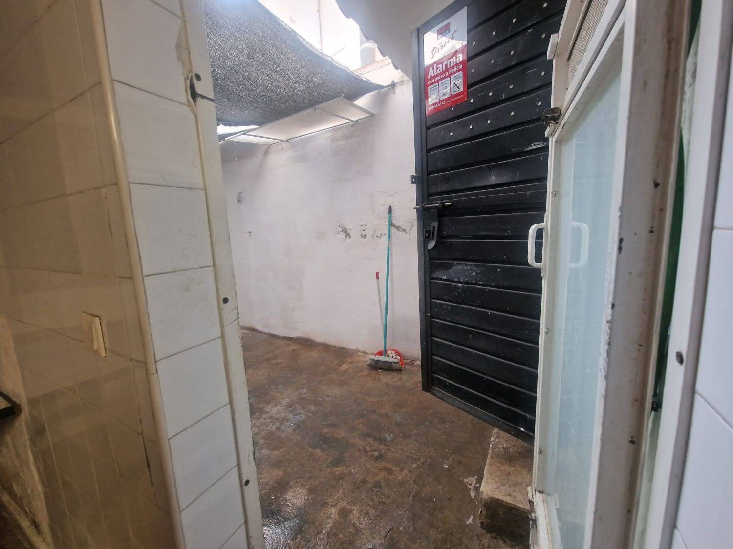 1790960831303 Ref. 1006 Local comercial en Segur centro.