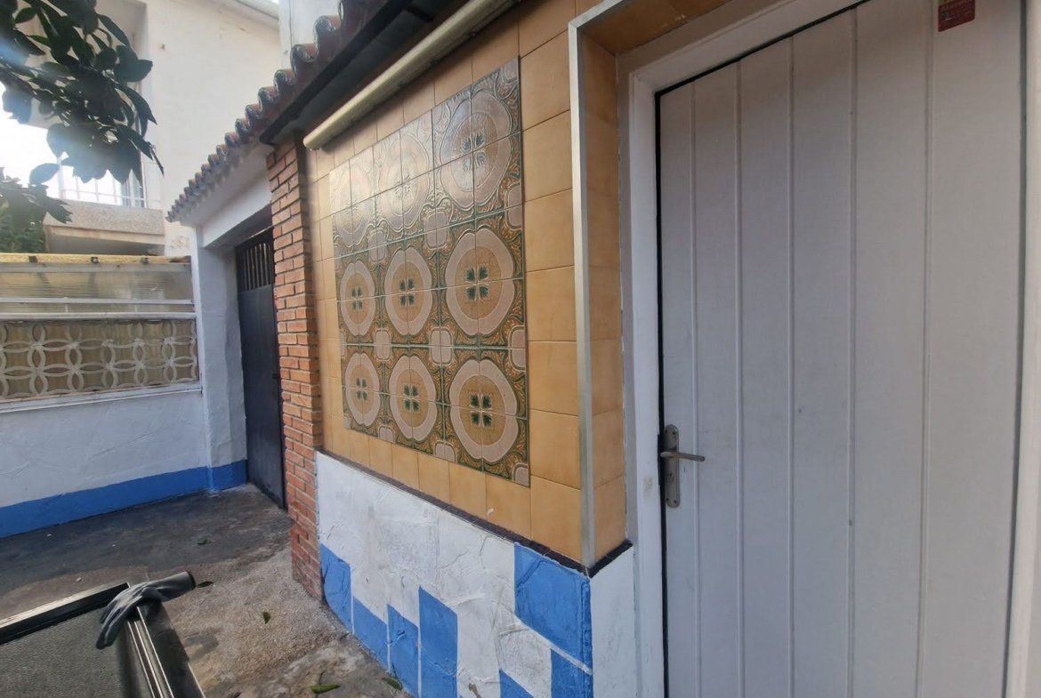 Ref. 1006 Local comercial en Segur centro.