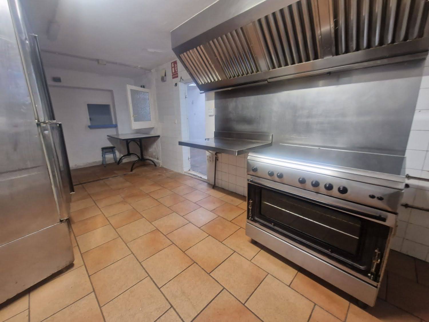 1790960831366 Ref. 1006 Local comercial en Segur centro.
