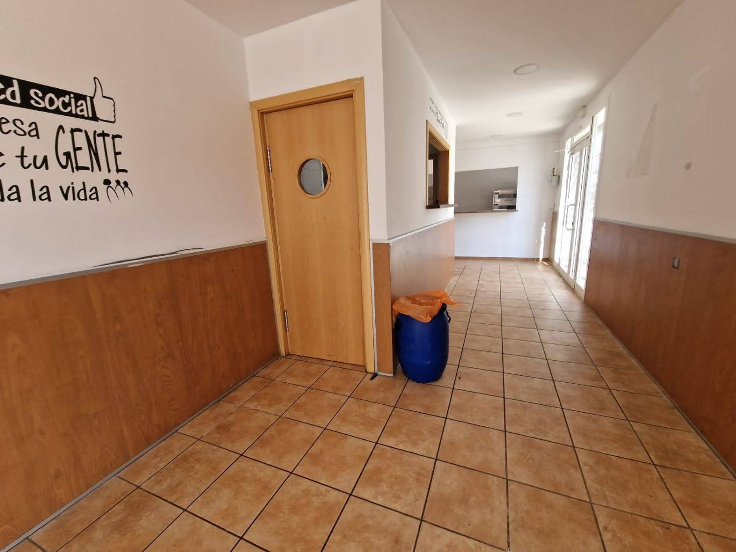 1790962379918 Ref. Local comercial con licencia de Bar.