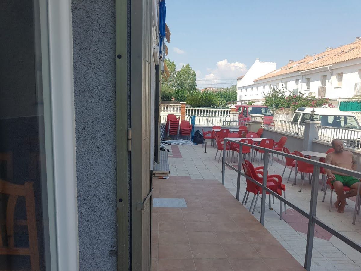 1790962379995 Ref. Local comercial con licencia de Bar.
