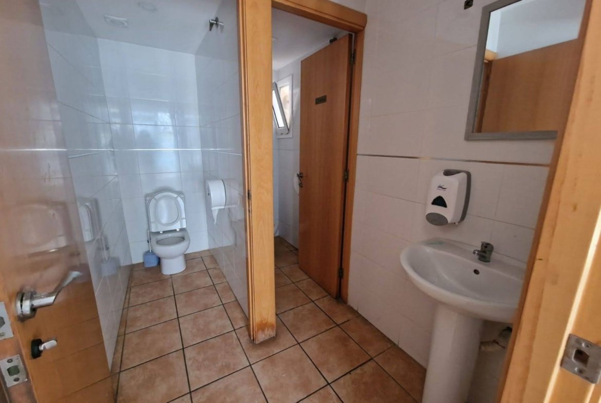 Ref. Local comercial con licencia de Bar.