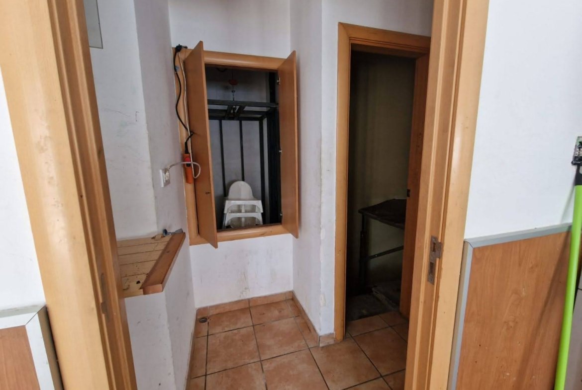 Ref. Local comercial con licencia de Bar.