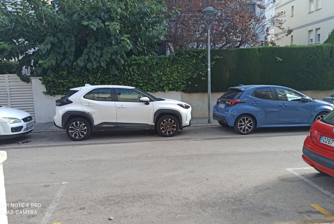 Ref. A006 Alquiler de plaza de parking.
