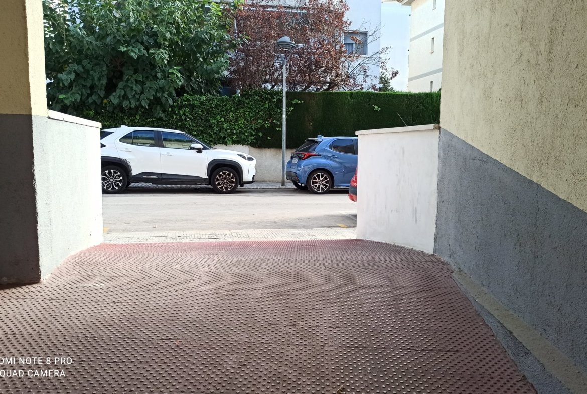 Ref. A006 Alquiler de plaza de parking.