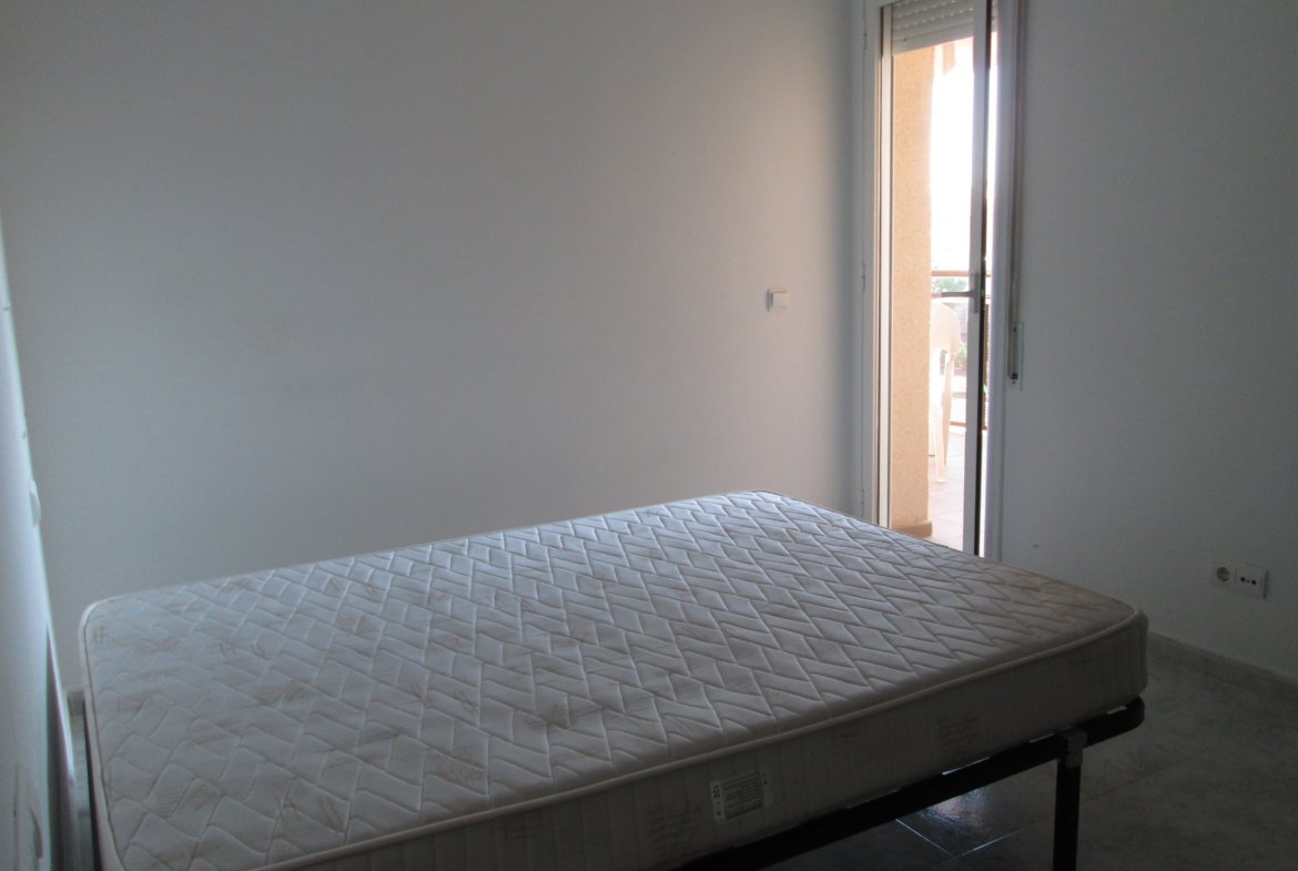 Ref. 32102 Piso en Cunit, zona colegio.