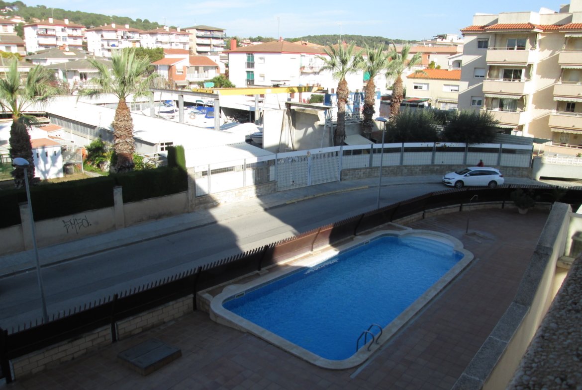 Ref. 32102 Piso en Cunit, zona colegio.